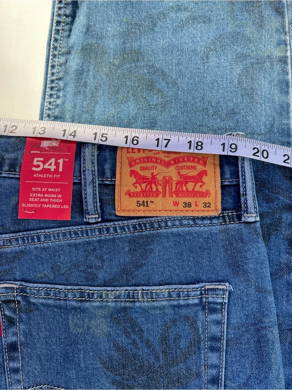 38x32 Levi's 541 Athletic Fit Jeans in Dark Blue with palm tree print